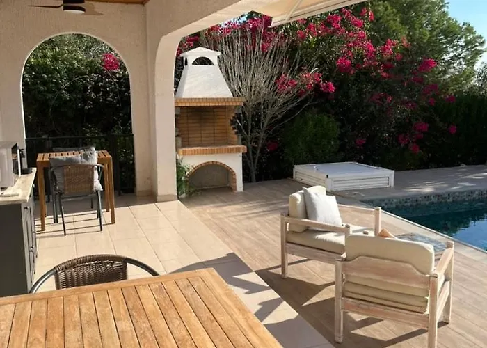 Leda - The Guest Wing ホームステイ