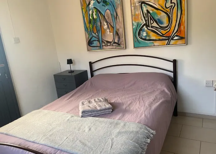 Leda - The Guest Wing *