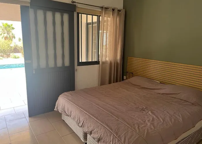 Leda - The Guest Wing *