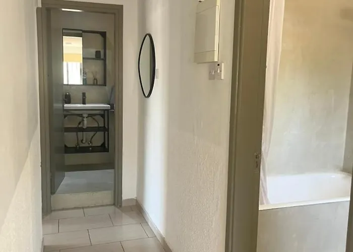 Leda - The Guest Wing Ubytování v soukromí