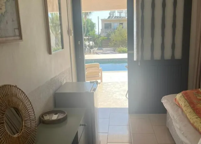 Leda - The Guest Wing Homestay