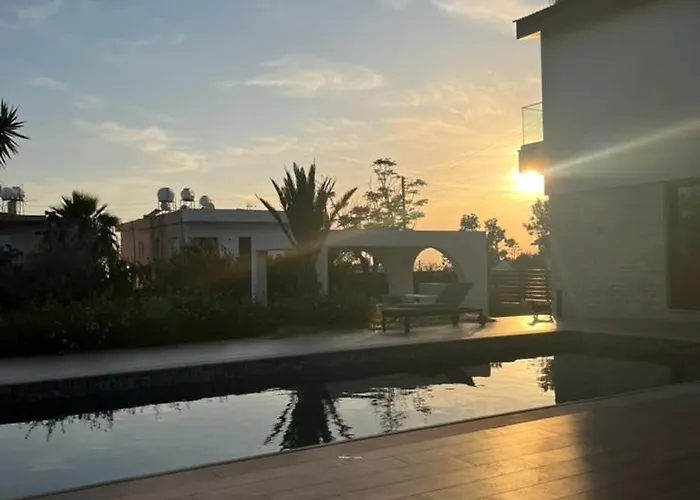 Leda - The Guest Wing 홈스테이 파포스