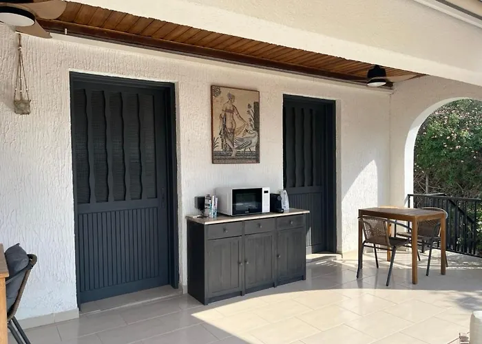 Leda - The Guest Wing *